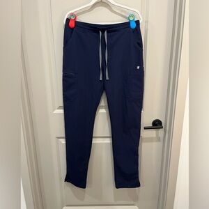 Women’s Figs Yola Skinny Scrub Pant in Navy Blue - Size Medium/Tall